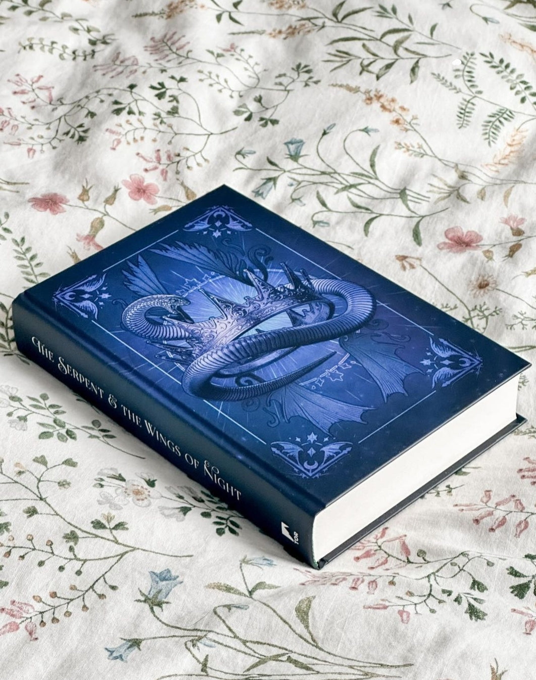 The Serpent and the Wings of Night Exclusive Edition (hardback) by Carissa Broadbent