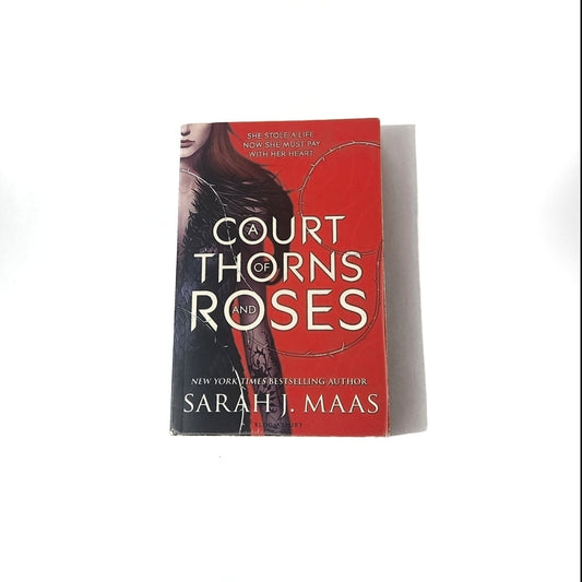 A Court of Thorns and Roses by Sarah J. Maas (Original Cover, First Edition) - 9781408857861